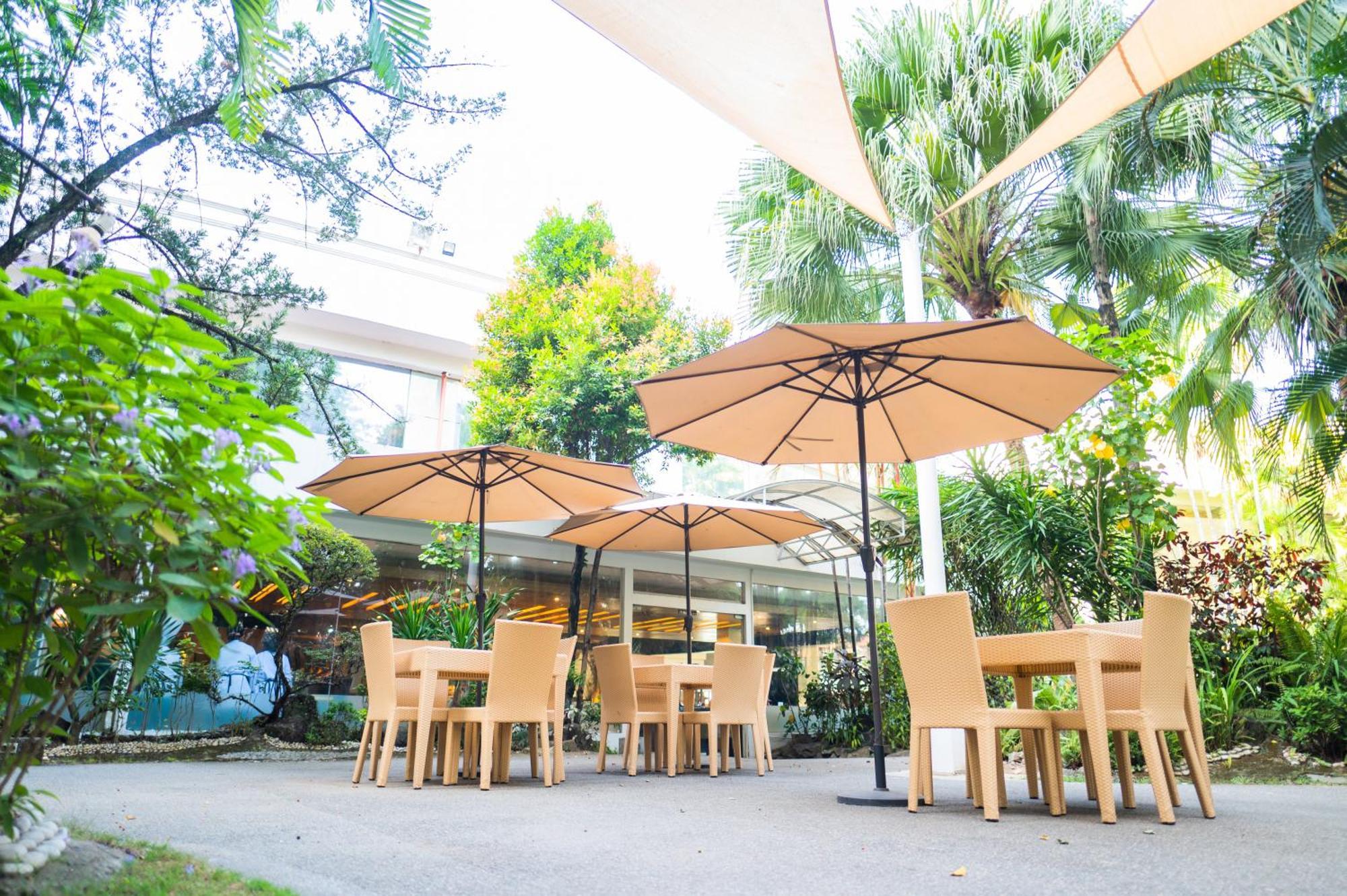 The Apo View Hotel Davao Екстер'єр фото
