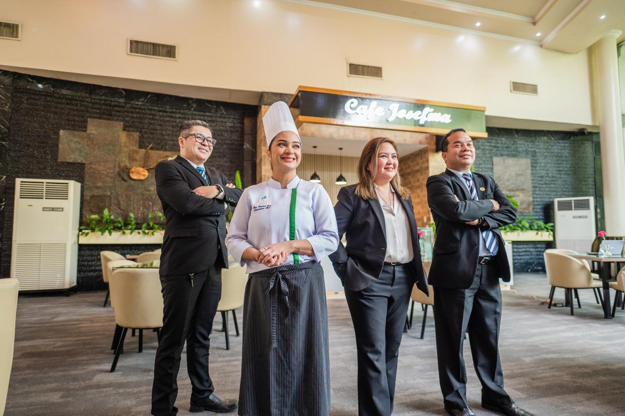 The Apo View Hotel Davao Екстер'єр фото