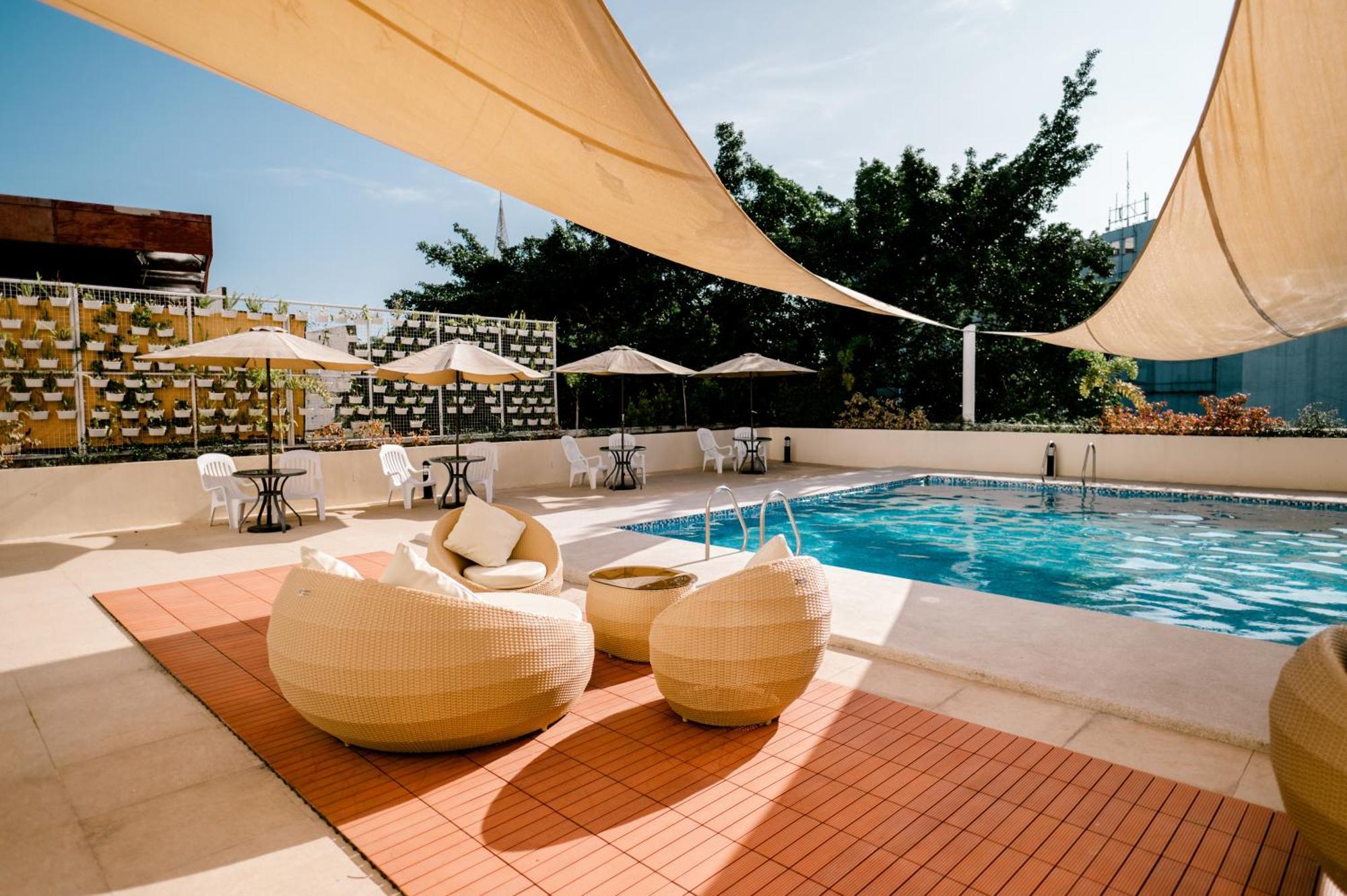 The Apo View Hotel Davao Екстер'єр фото