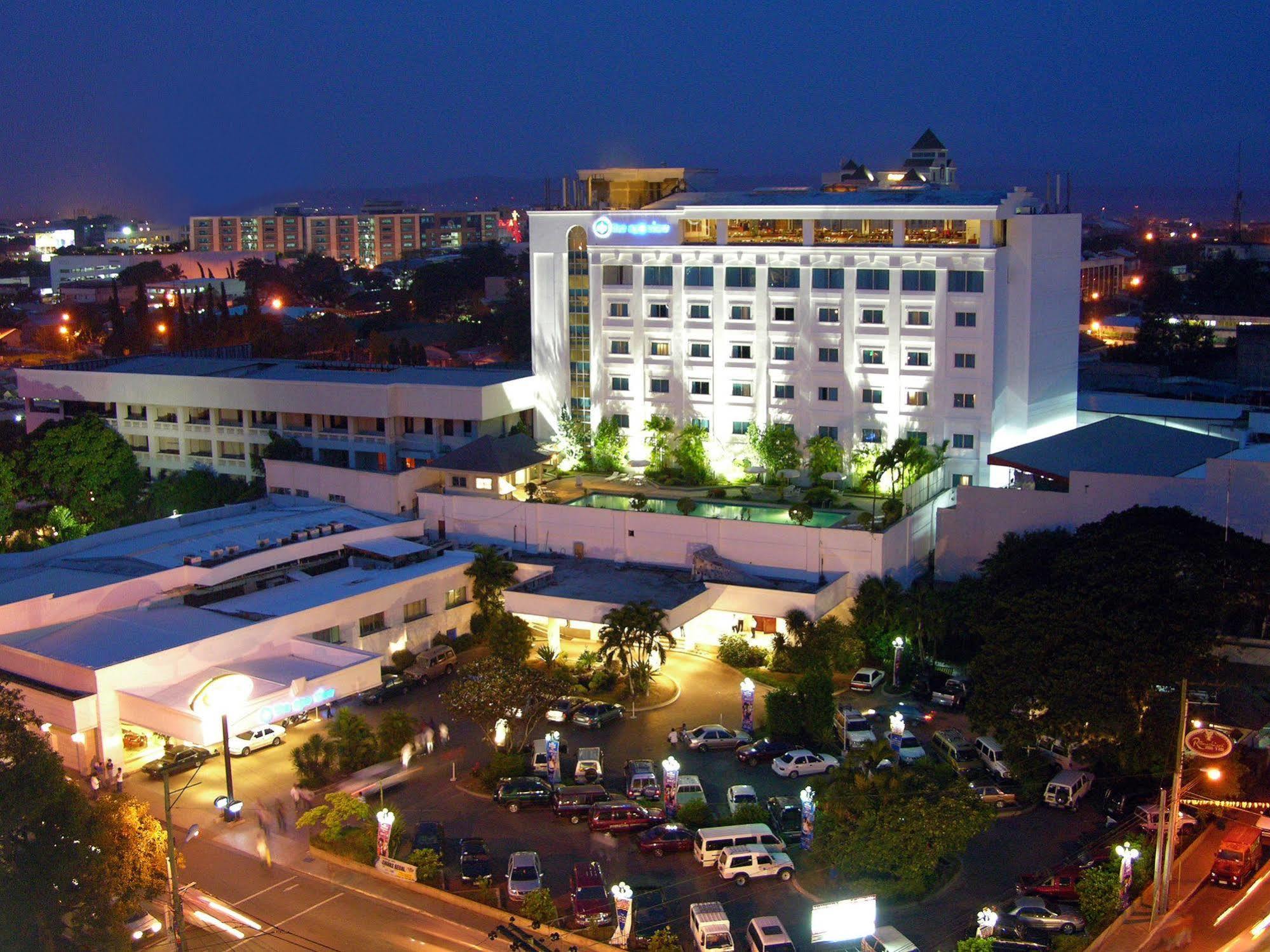 The Apo View Hotel Davao Екстер'єр фото